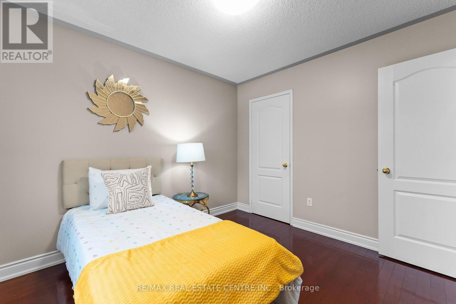 11 BRIARDALE ROAD Image 30