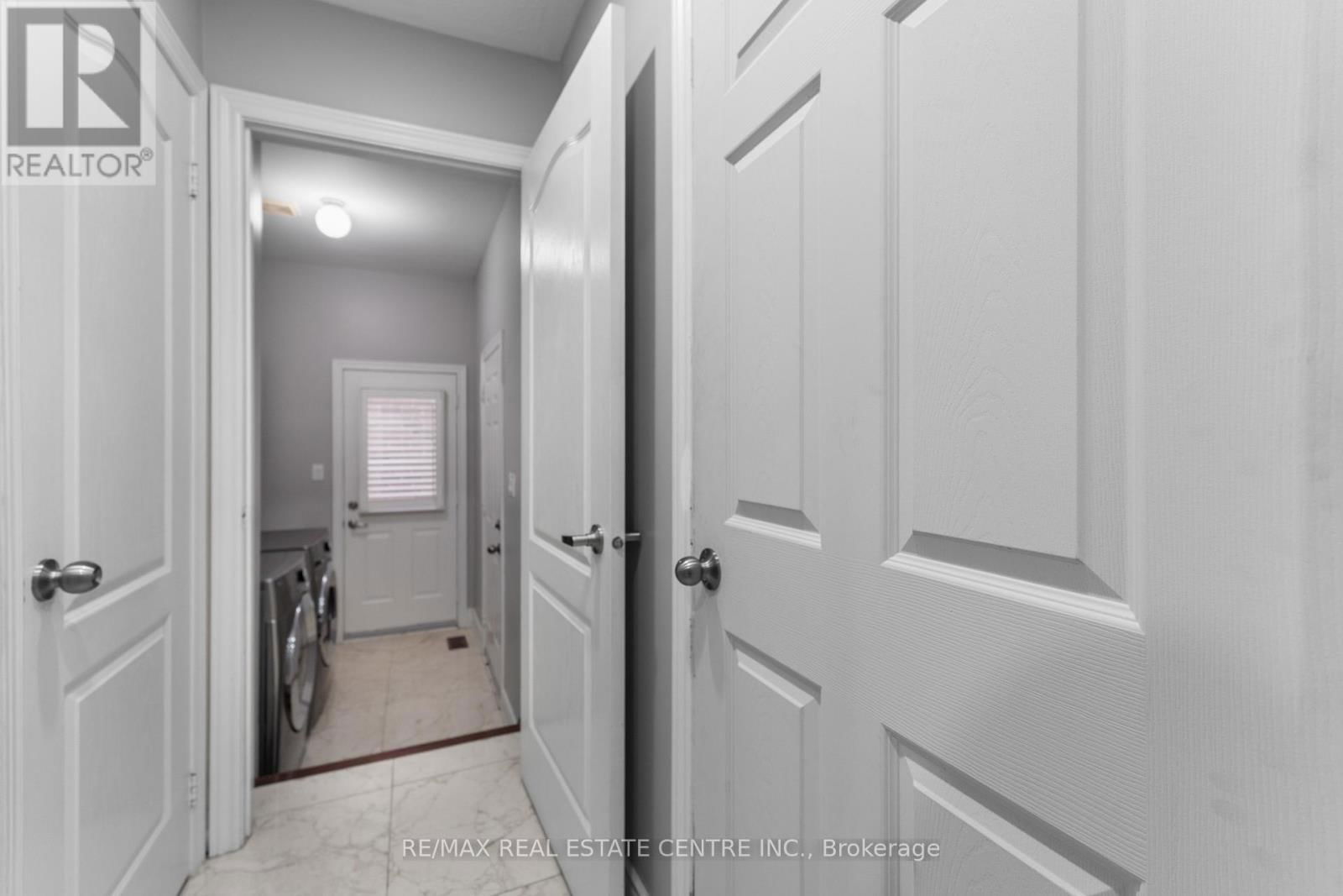 11 BRIARDALE ROAD Image 36