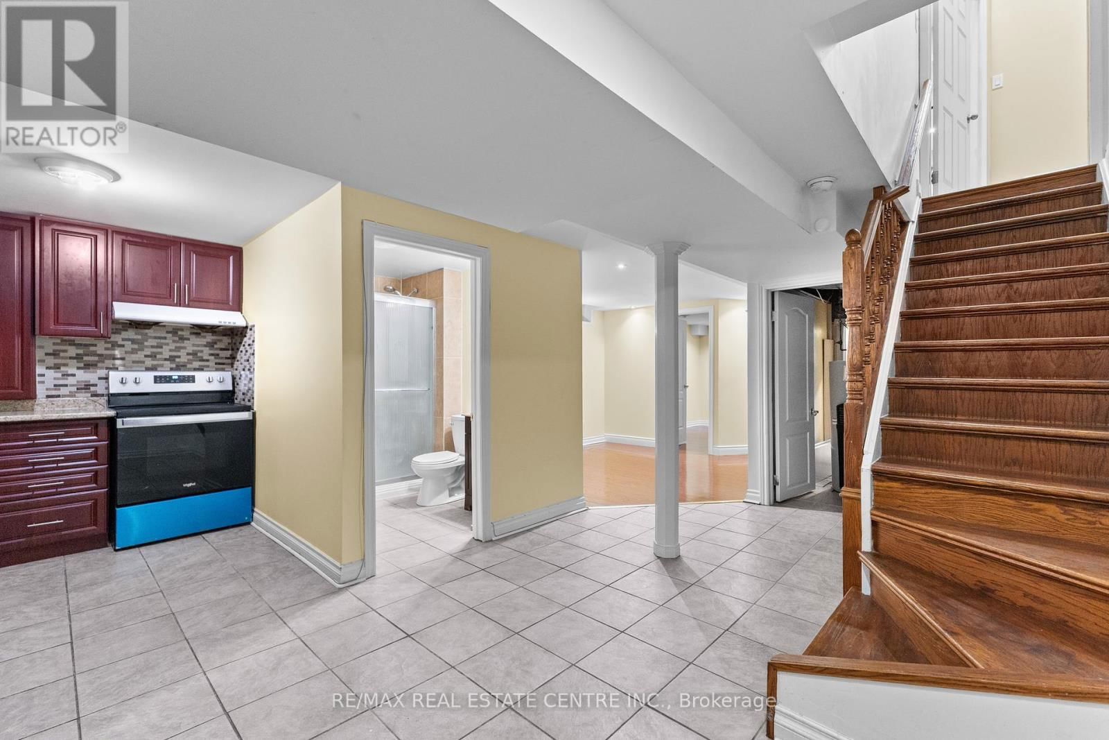 11 BRIARDALE ROAD Image 39