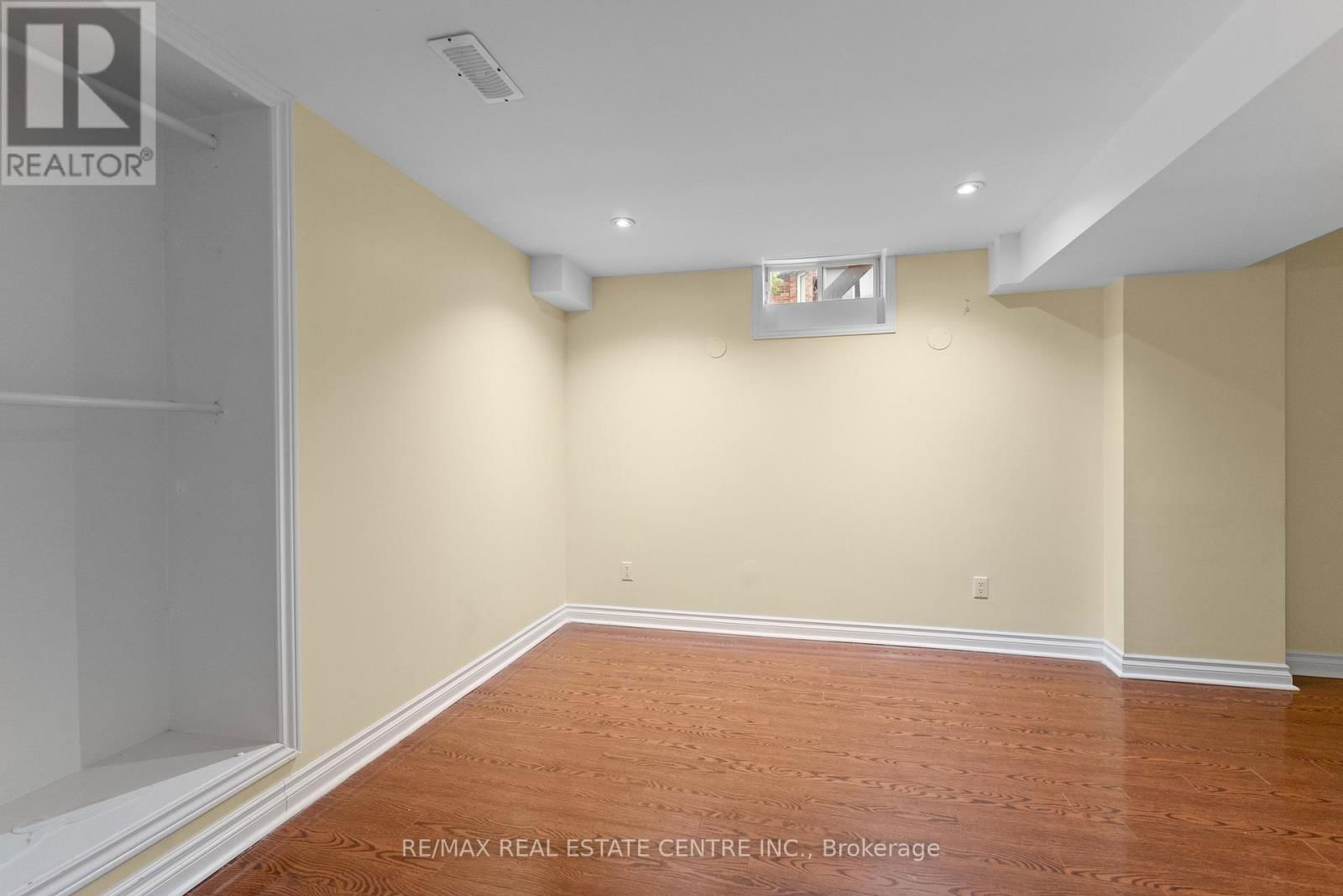 11 BRIARDALE ROAD Image 42