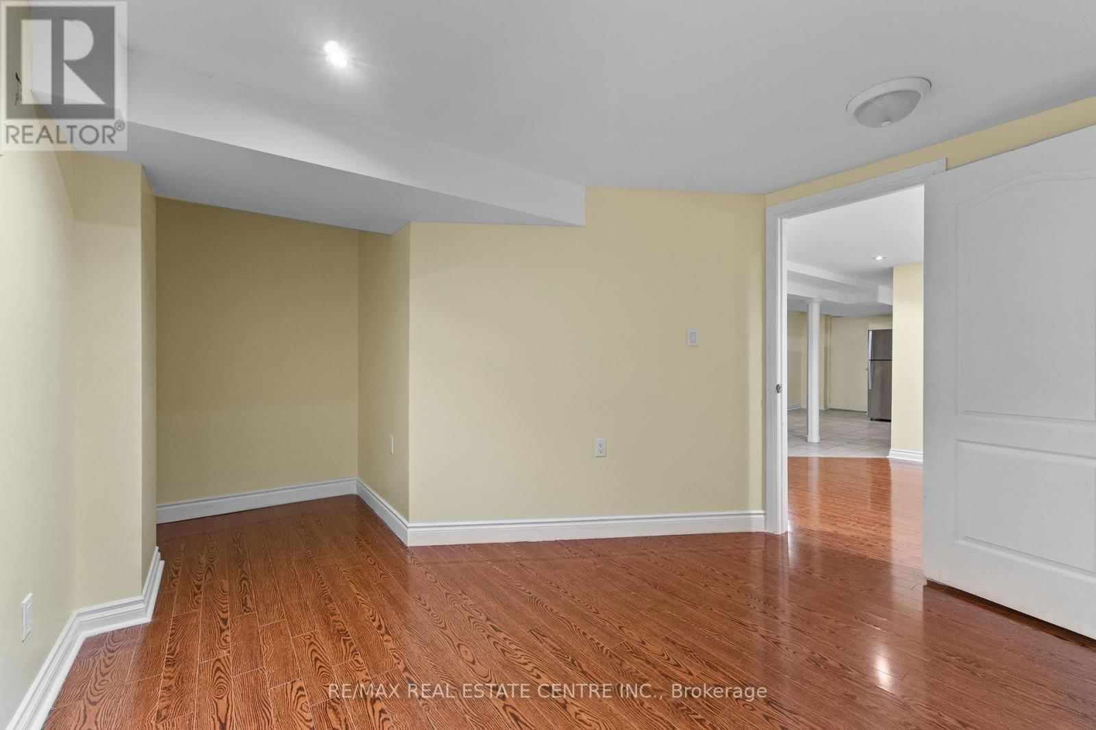 11 BRIARDALE ROAD Image 43