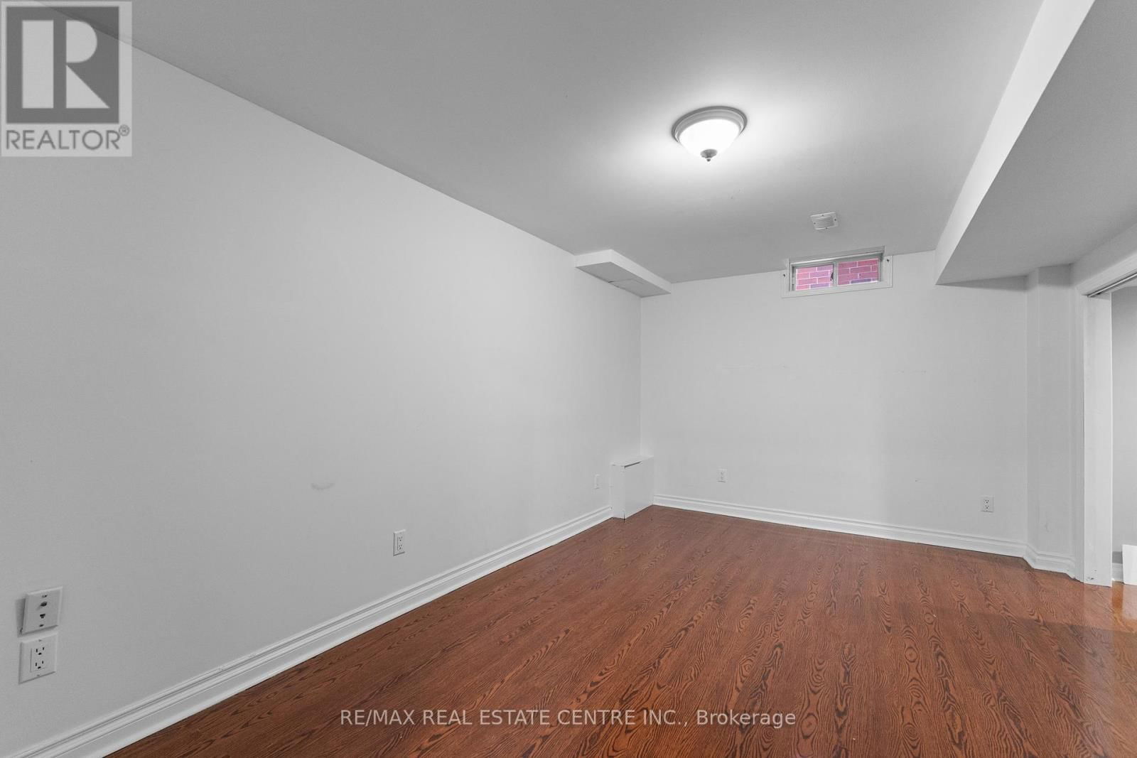 11 BRIARDALE ROAD Image 44