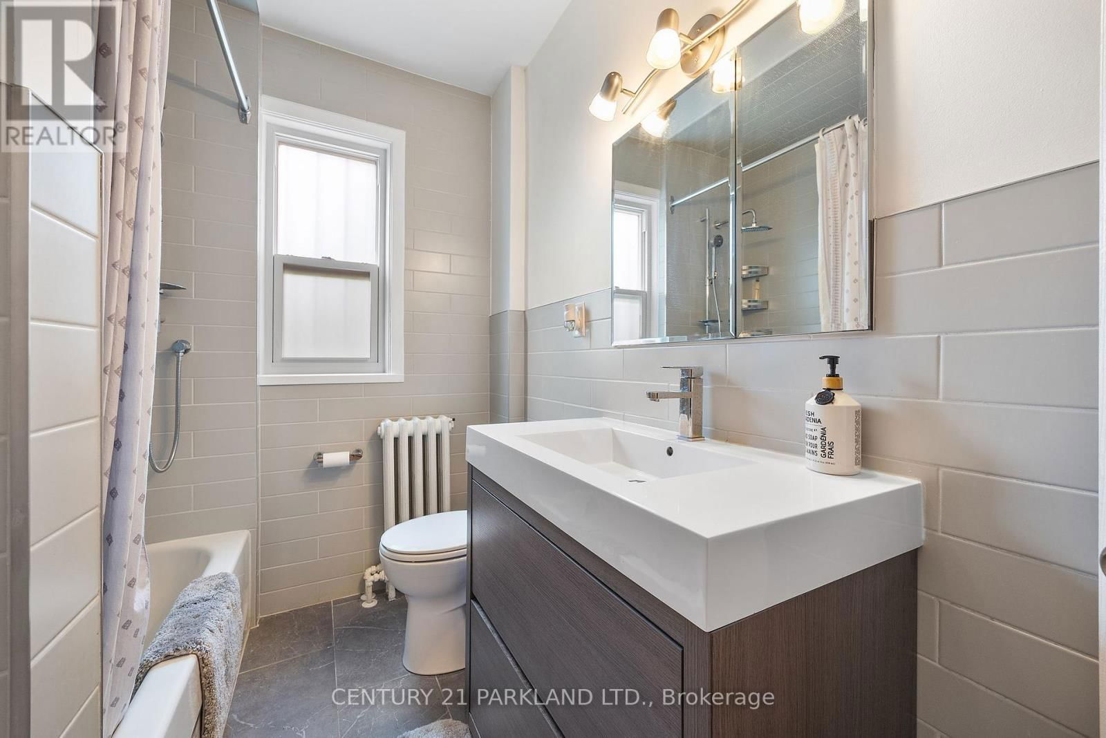 114 ROSEMOUNT AVENUE Image 10