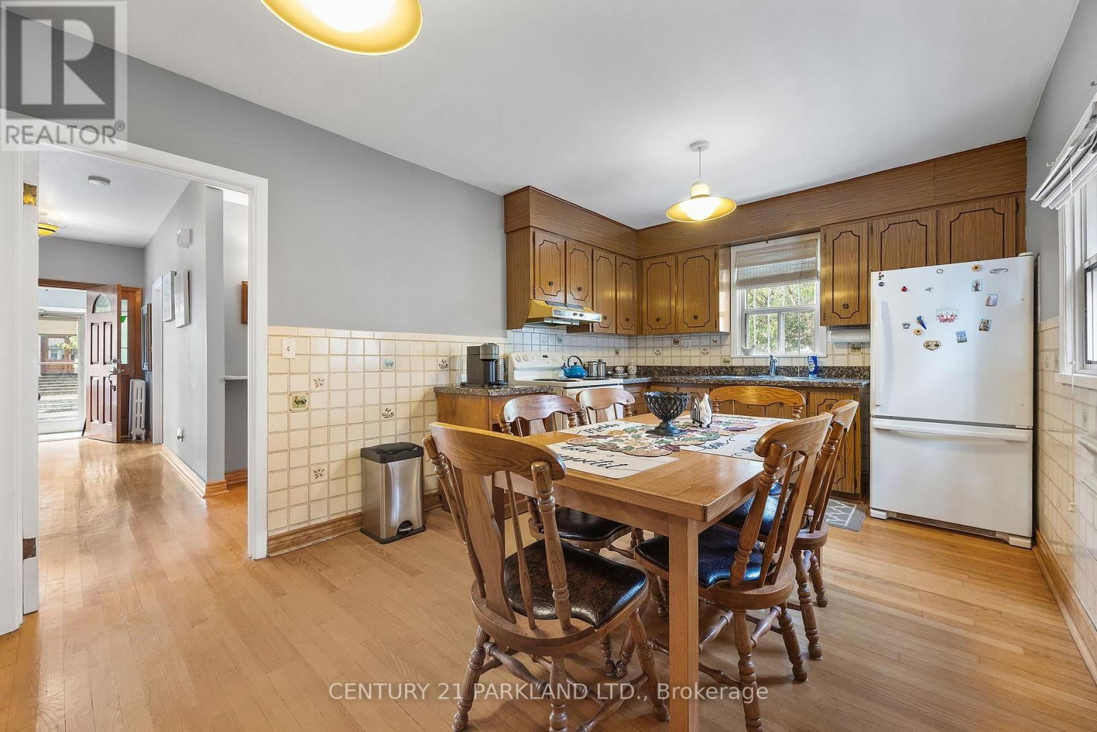 114 ROSEMOUNT AVENUE Image 11