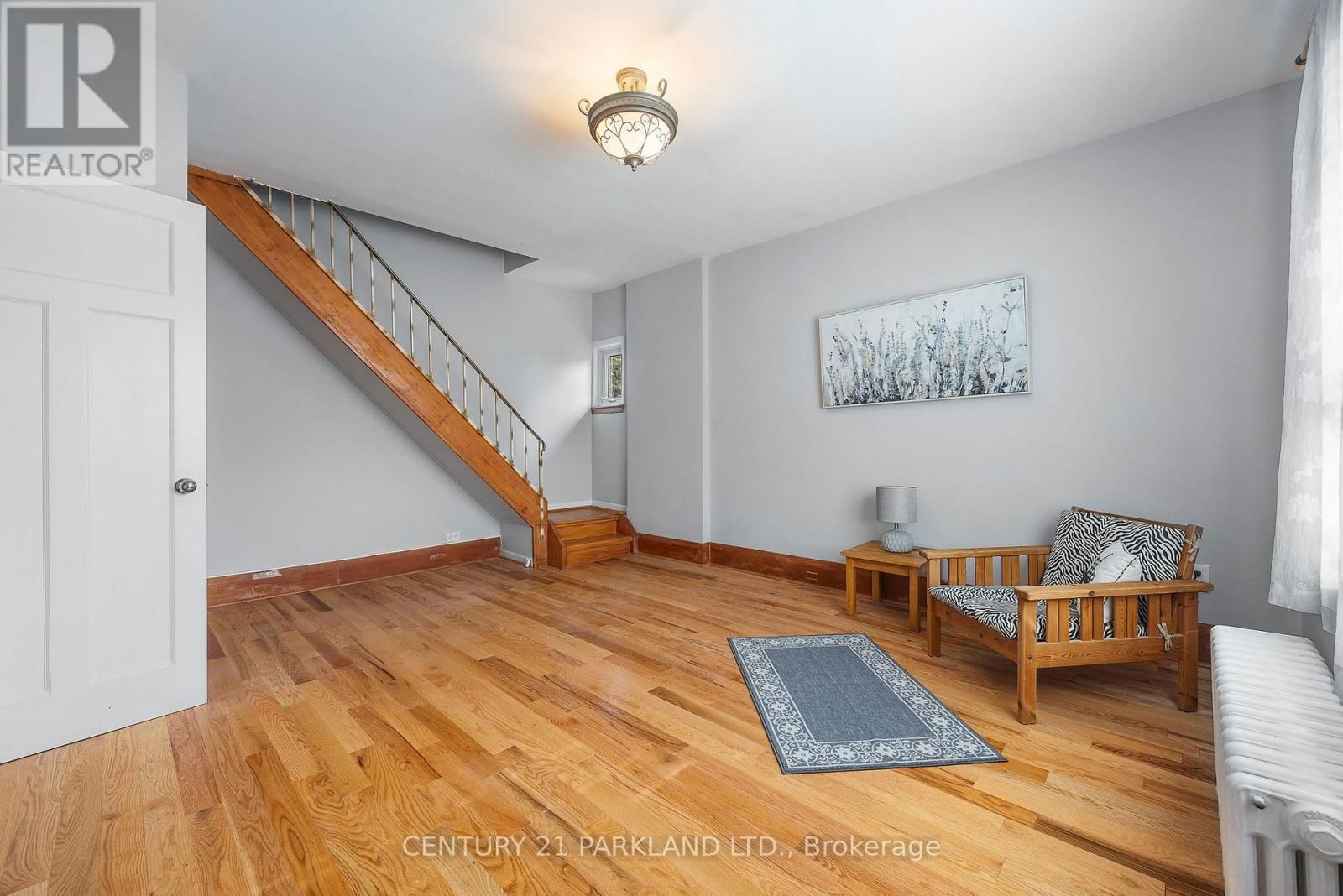 114 ROSEMOUNT AVENUE Image 16
