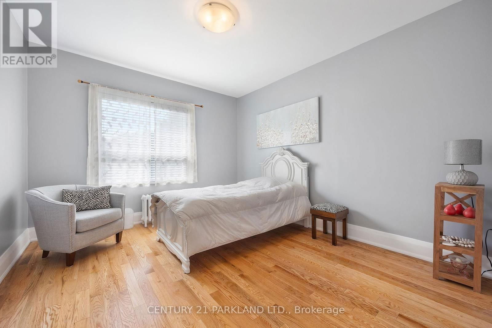 114 ROSEMOUNT AVENUE Image 18