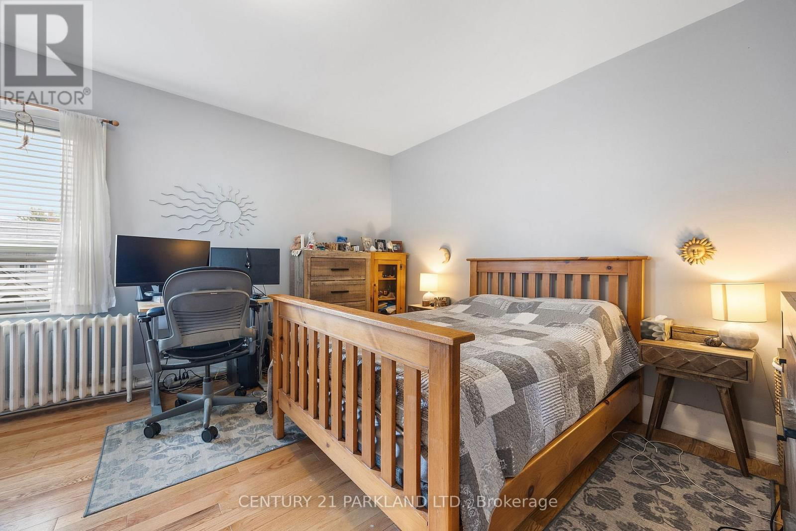 114 ROSEMOUNT AVENUE Image 20