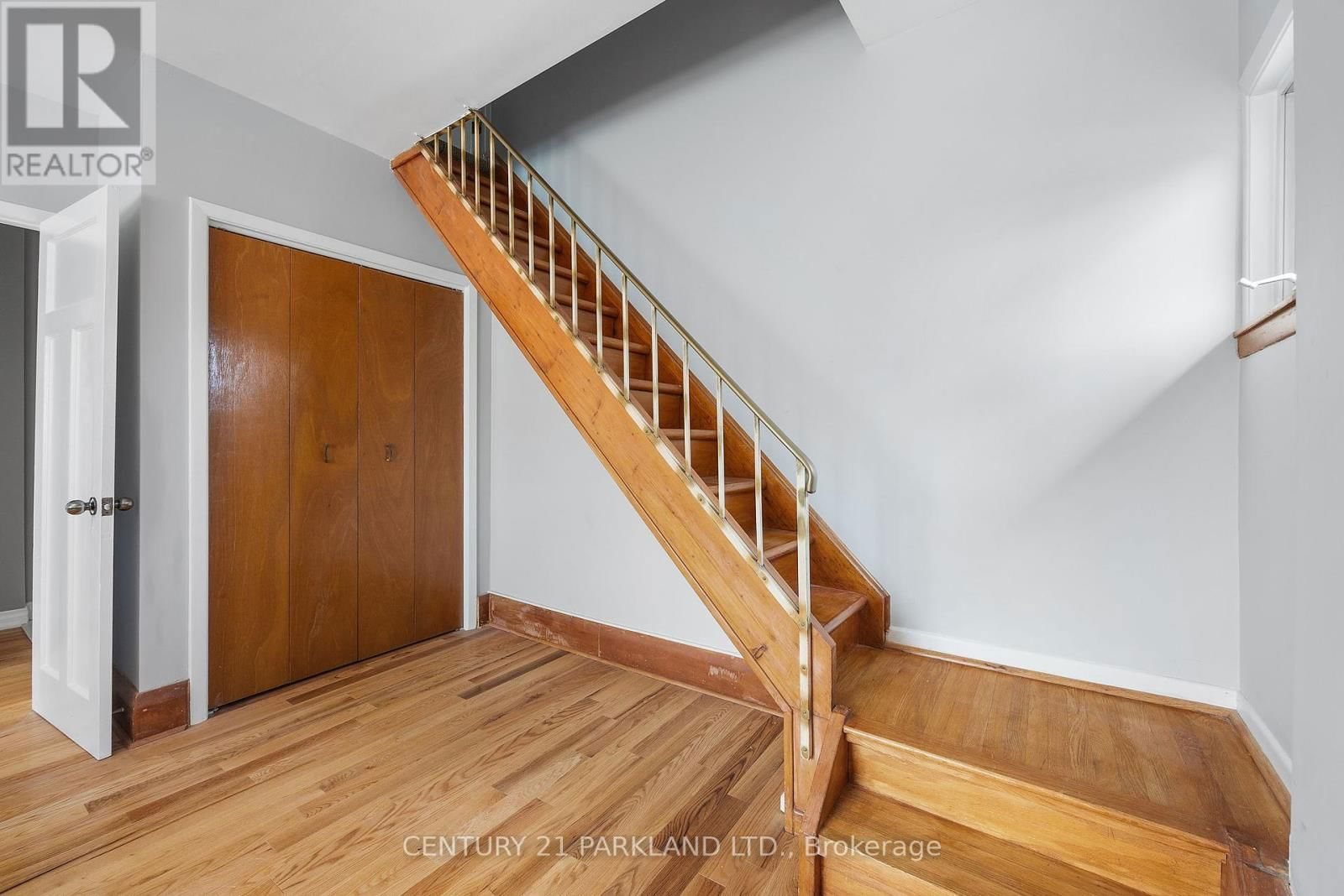 114 ROSEMOUNT AVENUE Image 24