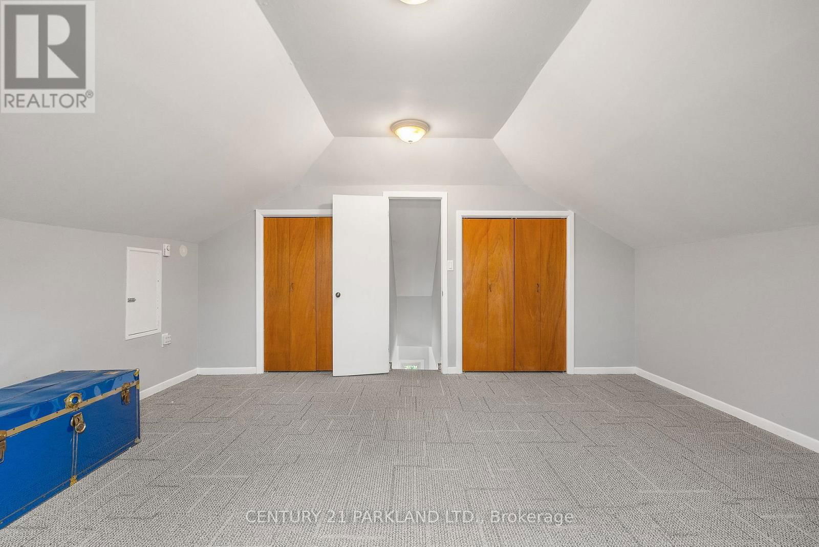 114 ROSEMOUNT AVENUE Image 27