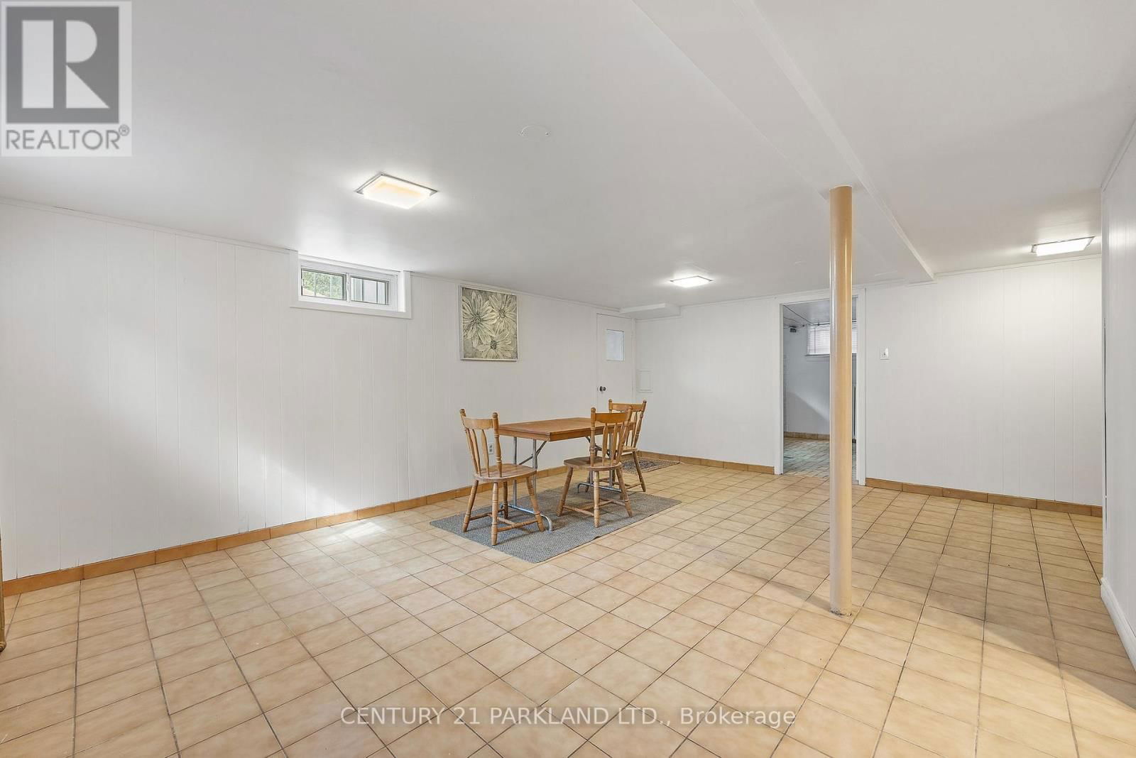 114 ROSEMOUNT AVENUE Image 30