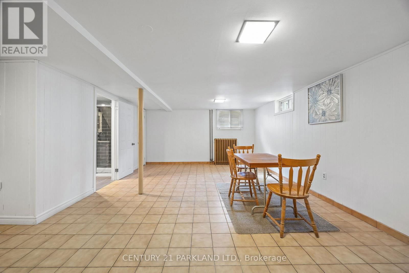 114 ROSEMOUNT AVENUE Image 32