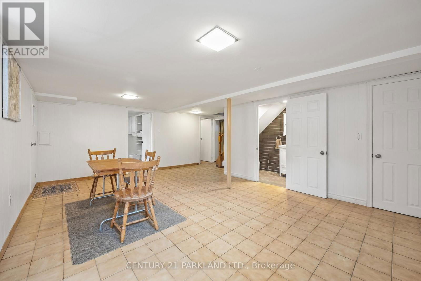 114 ROSEMOUNT AVENUE Image 33