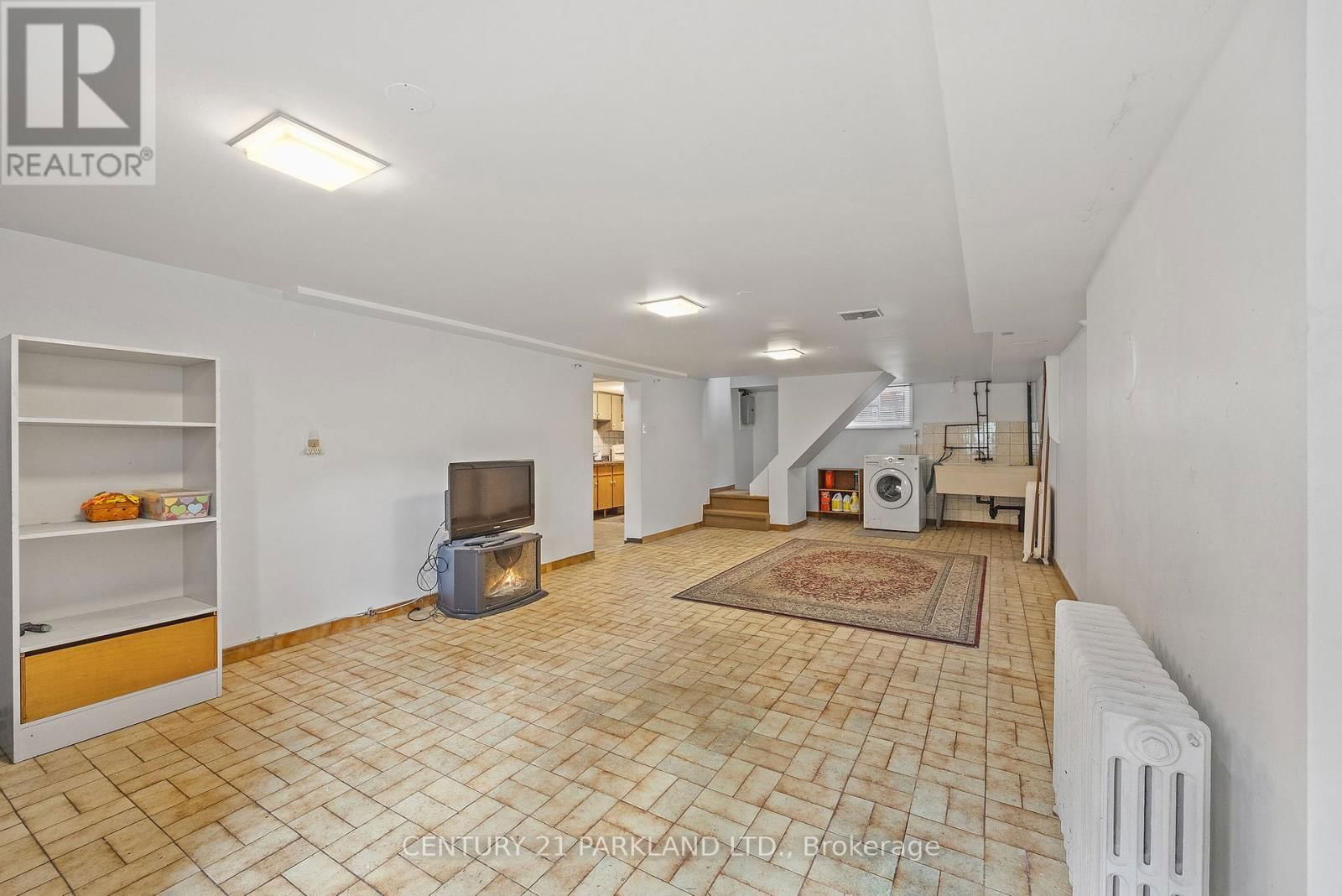 114 ROSEMOUNT AVENUE Image 37