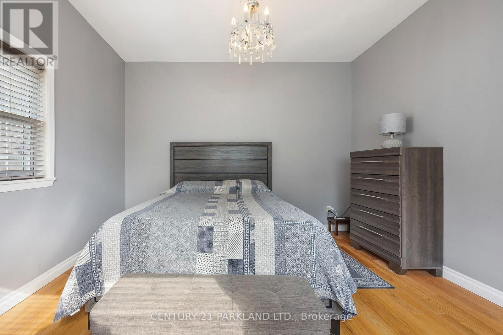 114 ROSEMOUNT AVENUE Image 4