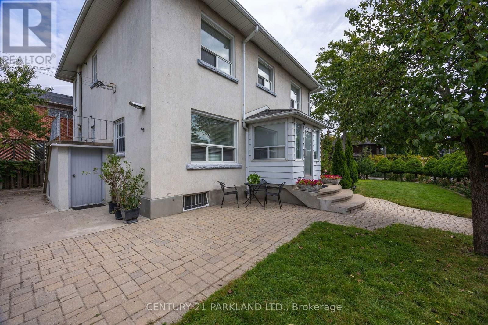 114 ROSEMOUNT AVENUE Image 40