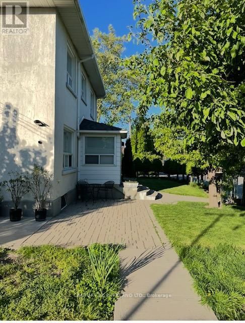 114 ROSEMOUNT AVENUE Image 43