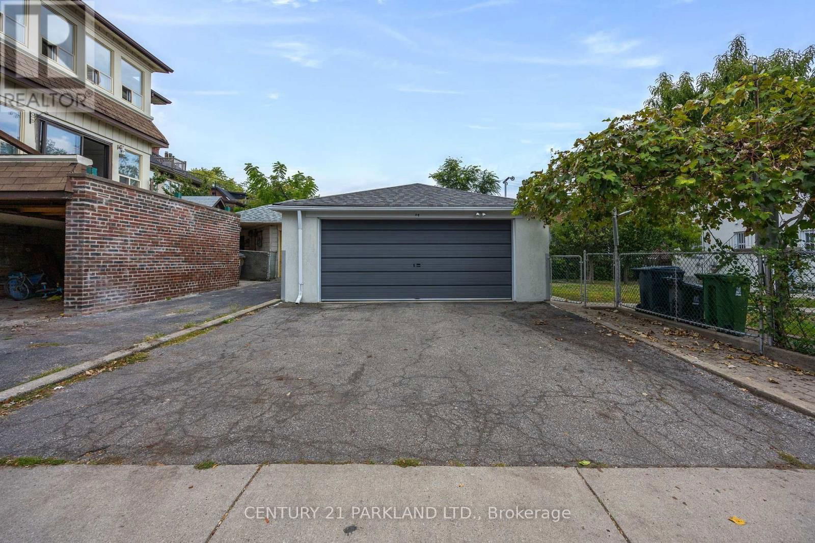 114 ROSEMOUNT AVENUE Image 45