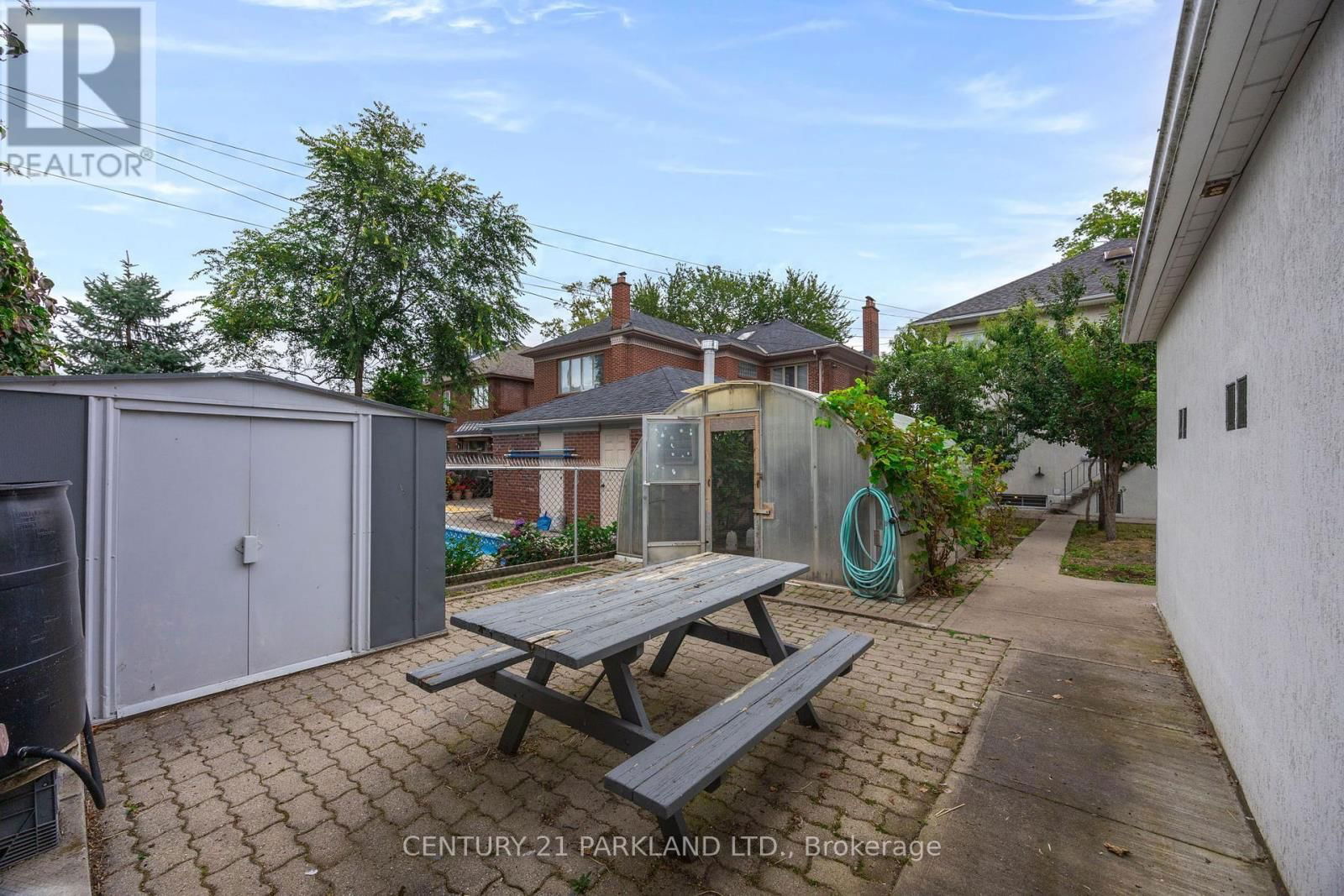 114 ROSEMOUNT AVENUE Image 46