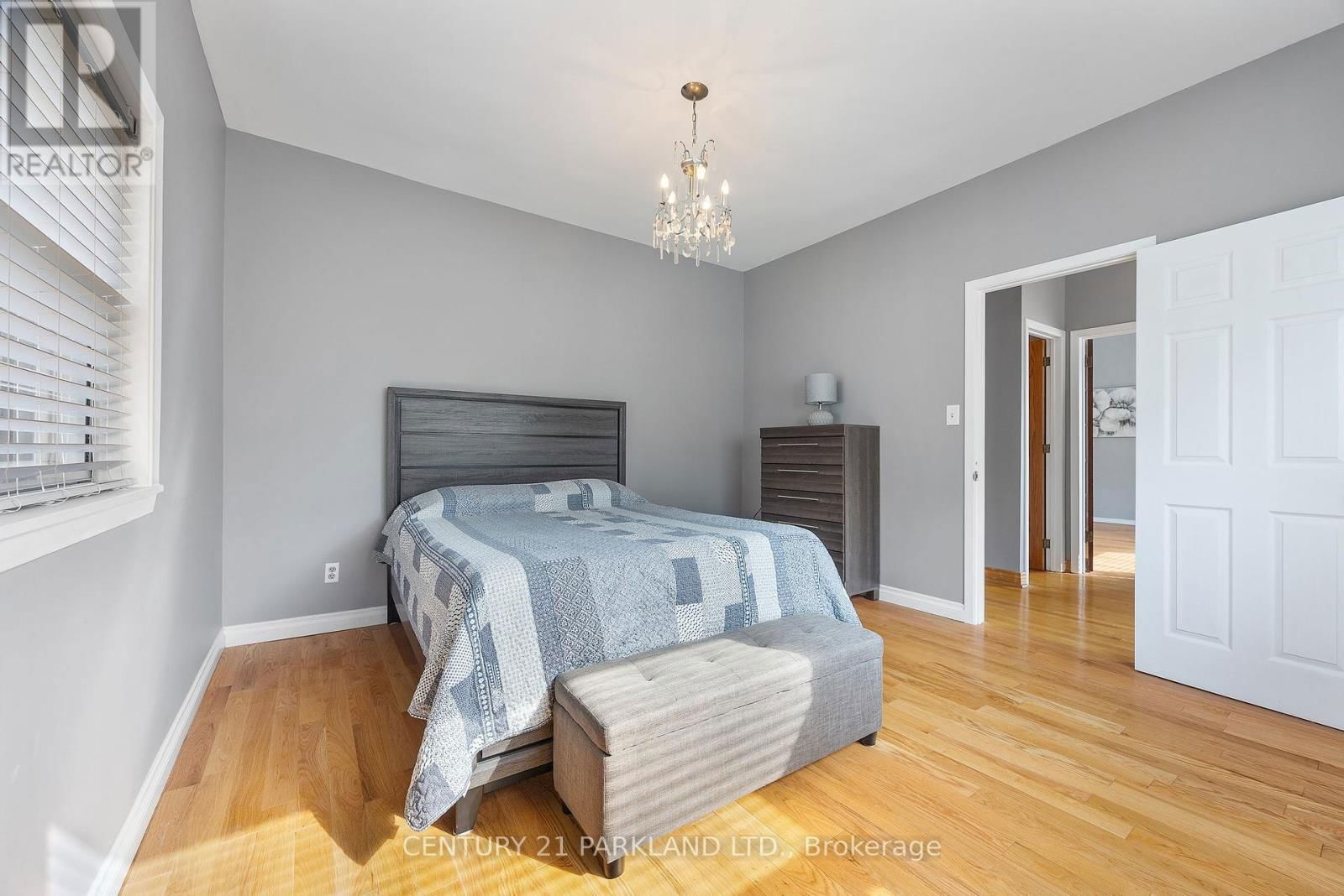 114 ROSEMOUNT AVENUE Image 5