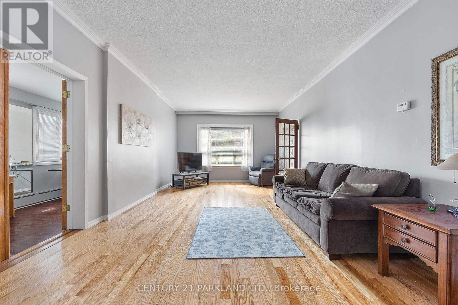 114 ROSEMOUNT AVENUE Image 6