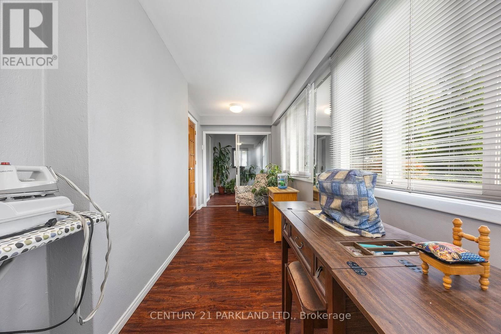 114 ROSEMOUNT AVENUE Image 9