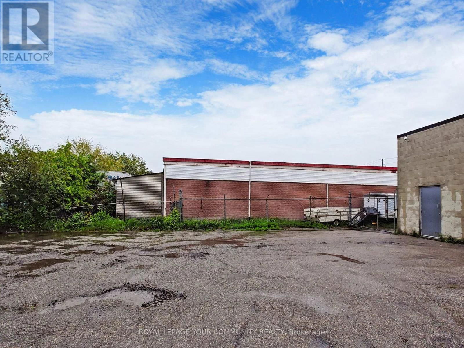 A - 26 RACINE ROAD Image 30
