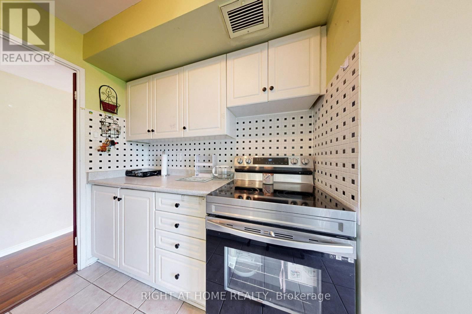 103 - 1333 BLOOR STREET Image 14