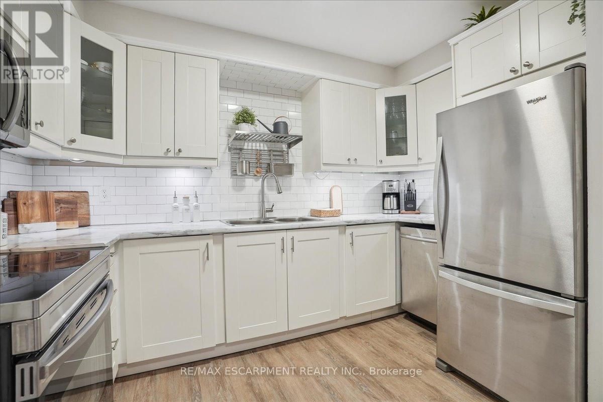 113 - 680 REGENCY COURT Image 13