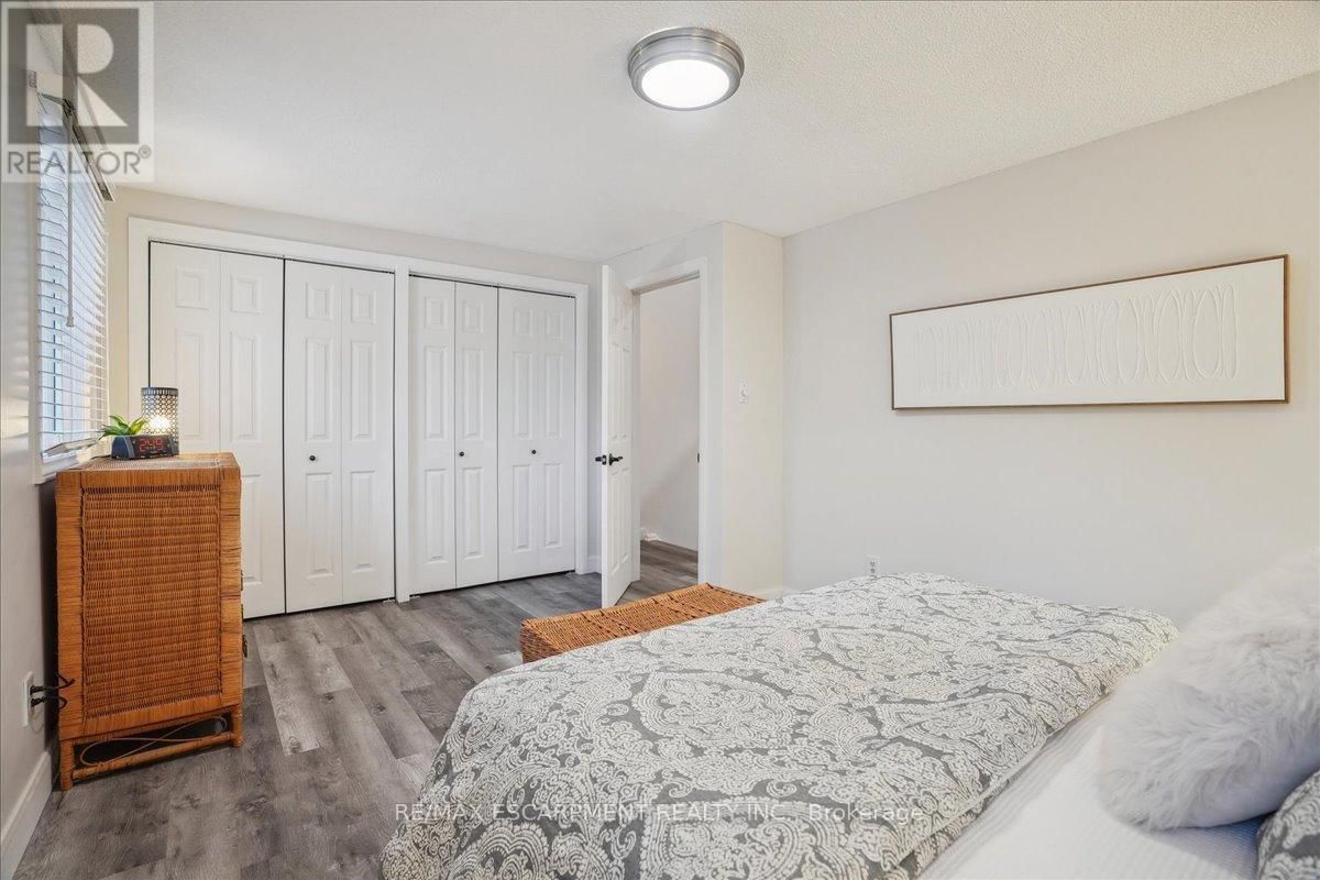 113 - 680 REGENCY COURT Image 19