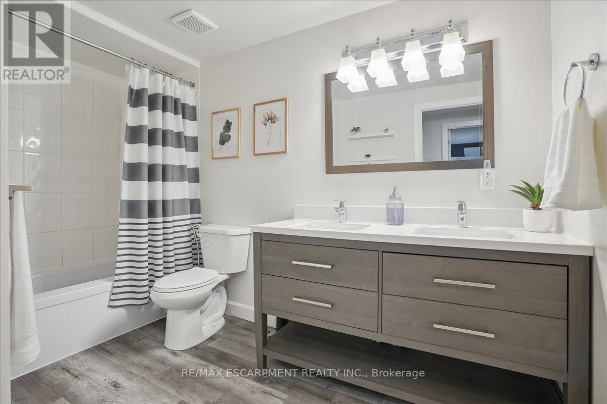 113 - 680 REGENCY COURT Image 23