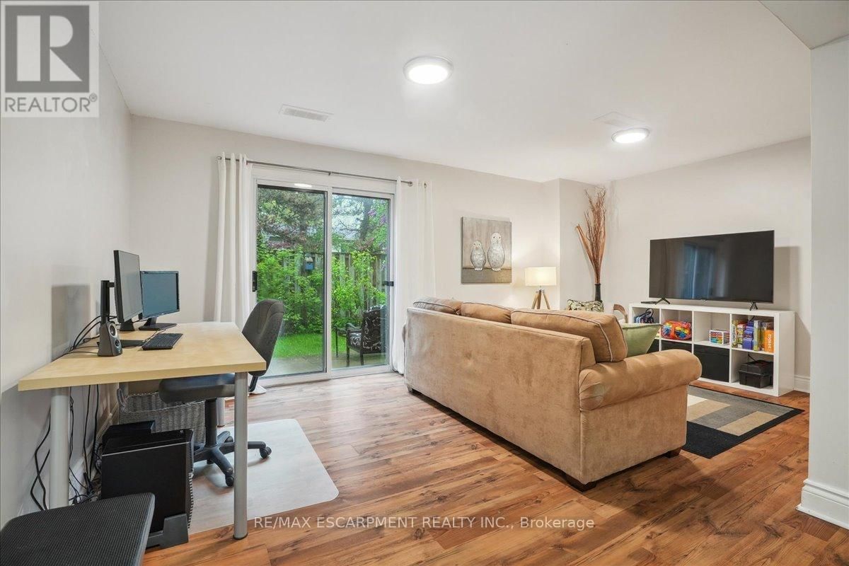 113 - 680 REGENCY COURT Image 26