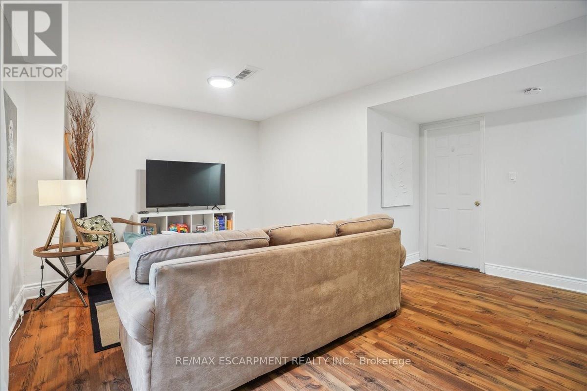 113 - 680 REGENCY COURT Image 27