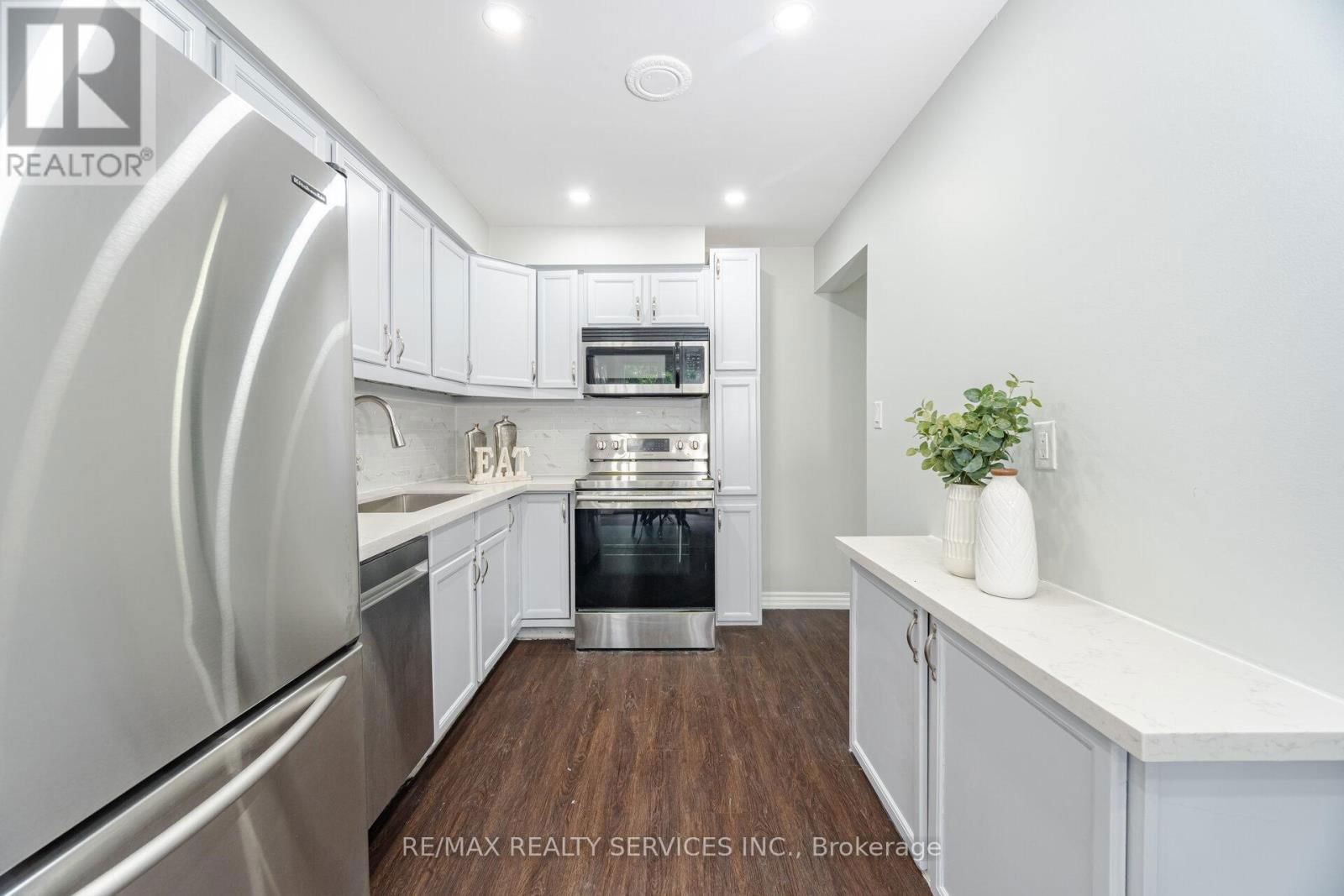 65 - 3525 BRANDON GATE DRIVE Image 13