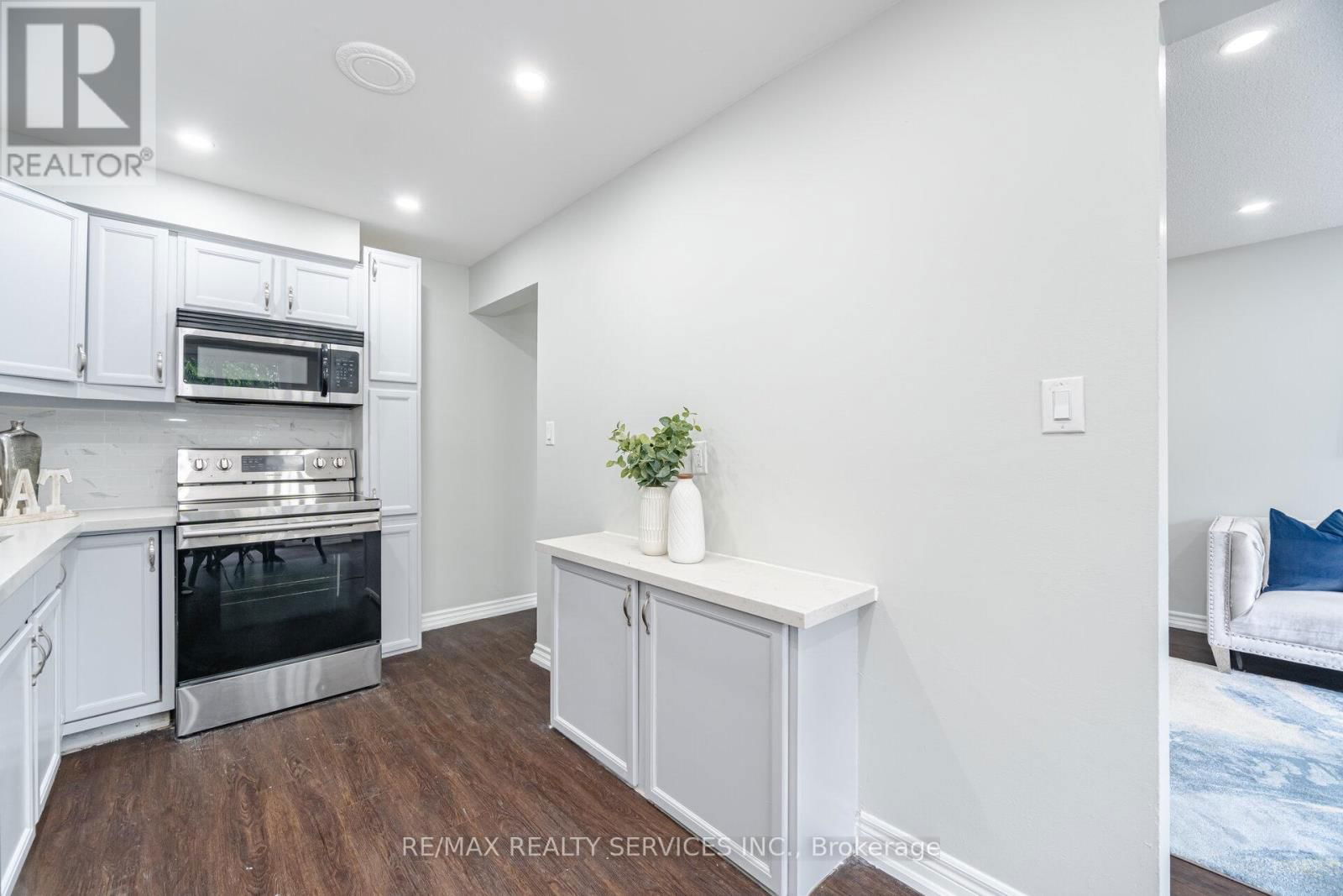 65 - 3525 BRANDON GATE DRIVE Image 15