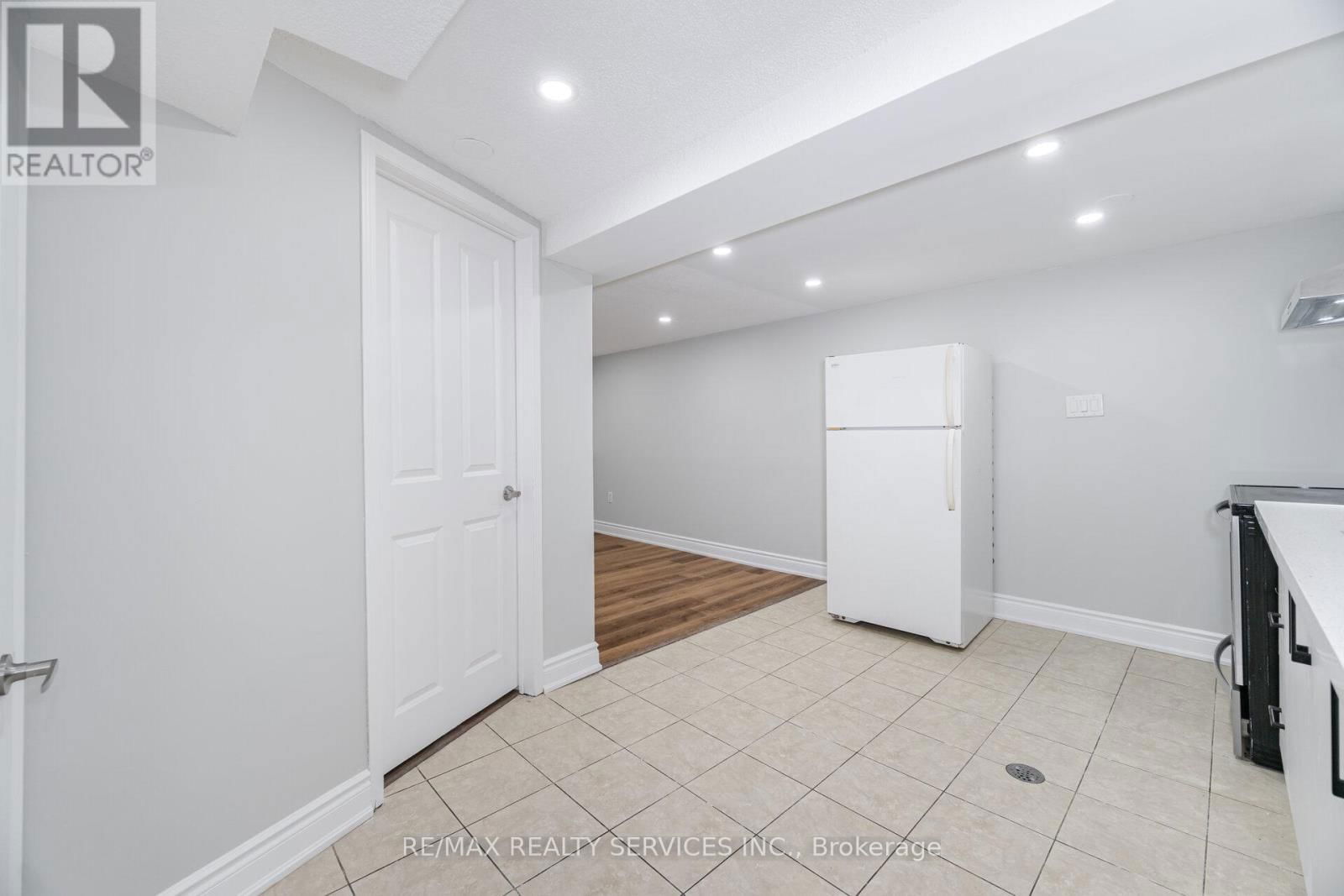 65 - 3525 BRANDON GATE DRIVE Image 36