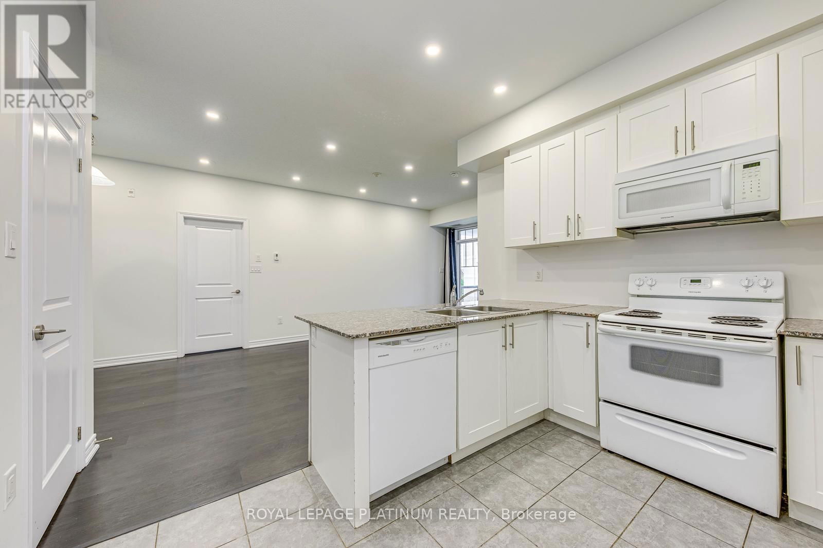 302 - 2339 SAWGRASS DRIVE Image 12