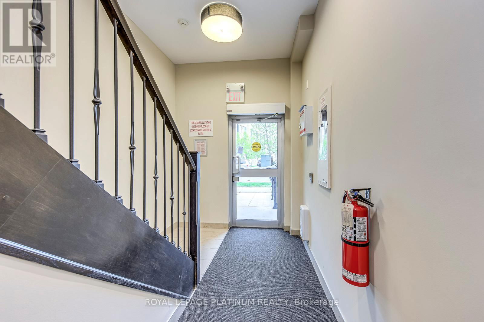 302 - 2339 SAWGRASS DRIVE Image 3
