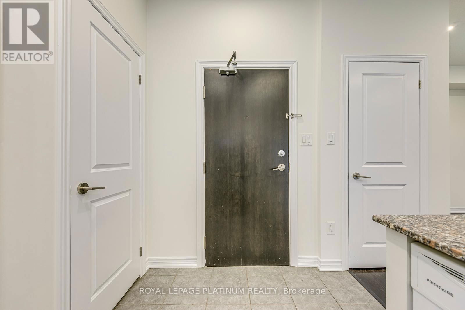 302 - 2339 SAWGRASS DRIVE Image 7