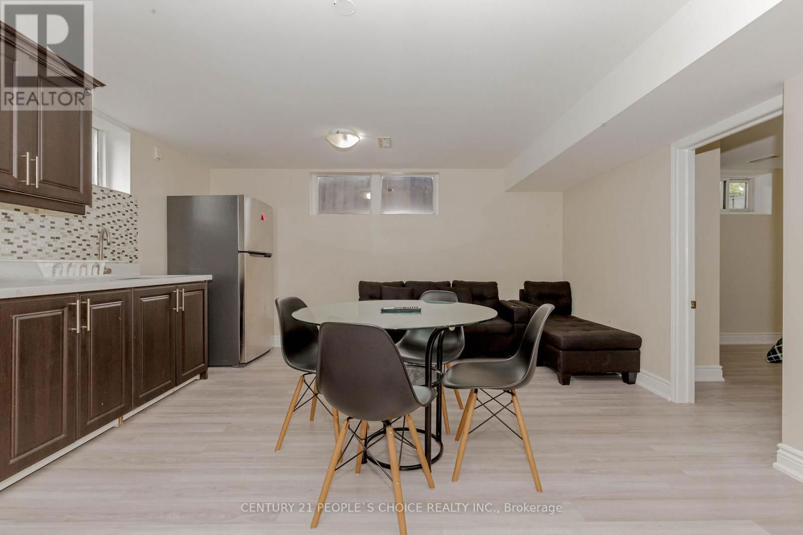 215 JEFFCOAT DRIVE Image 14