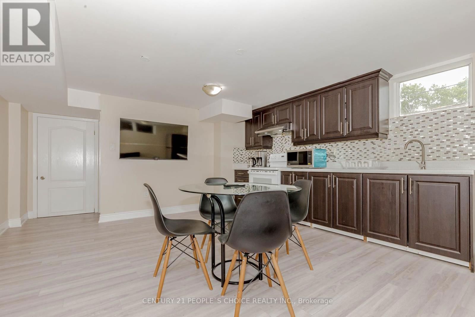215 JEFFCOAT DRIVE Image 17