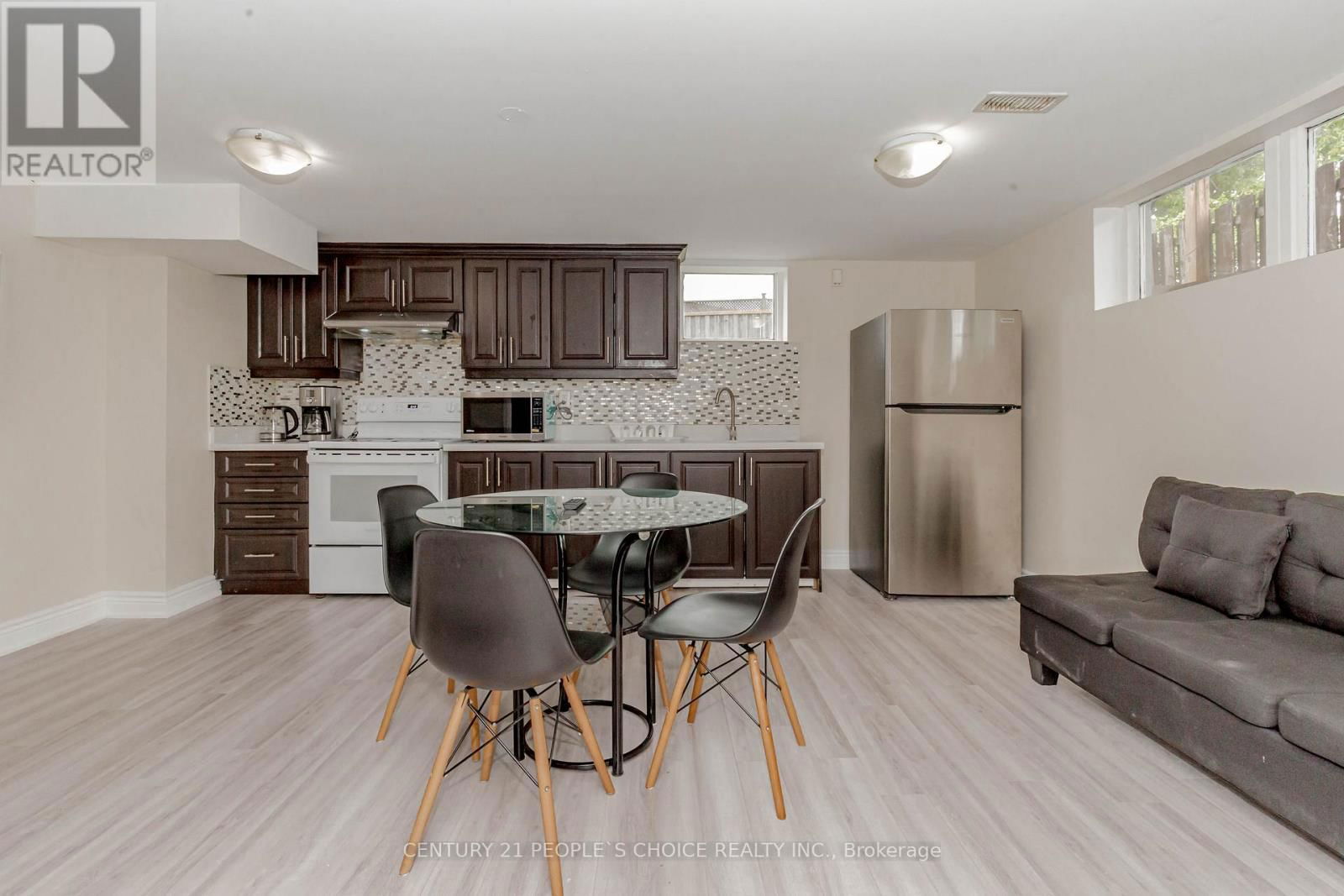 215 JEFFCOAT DRIVE Image 19