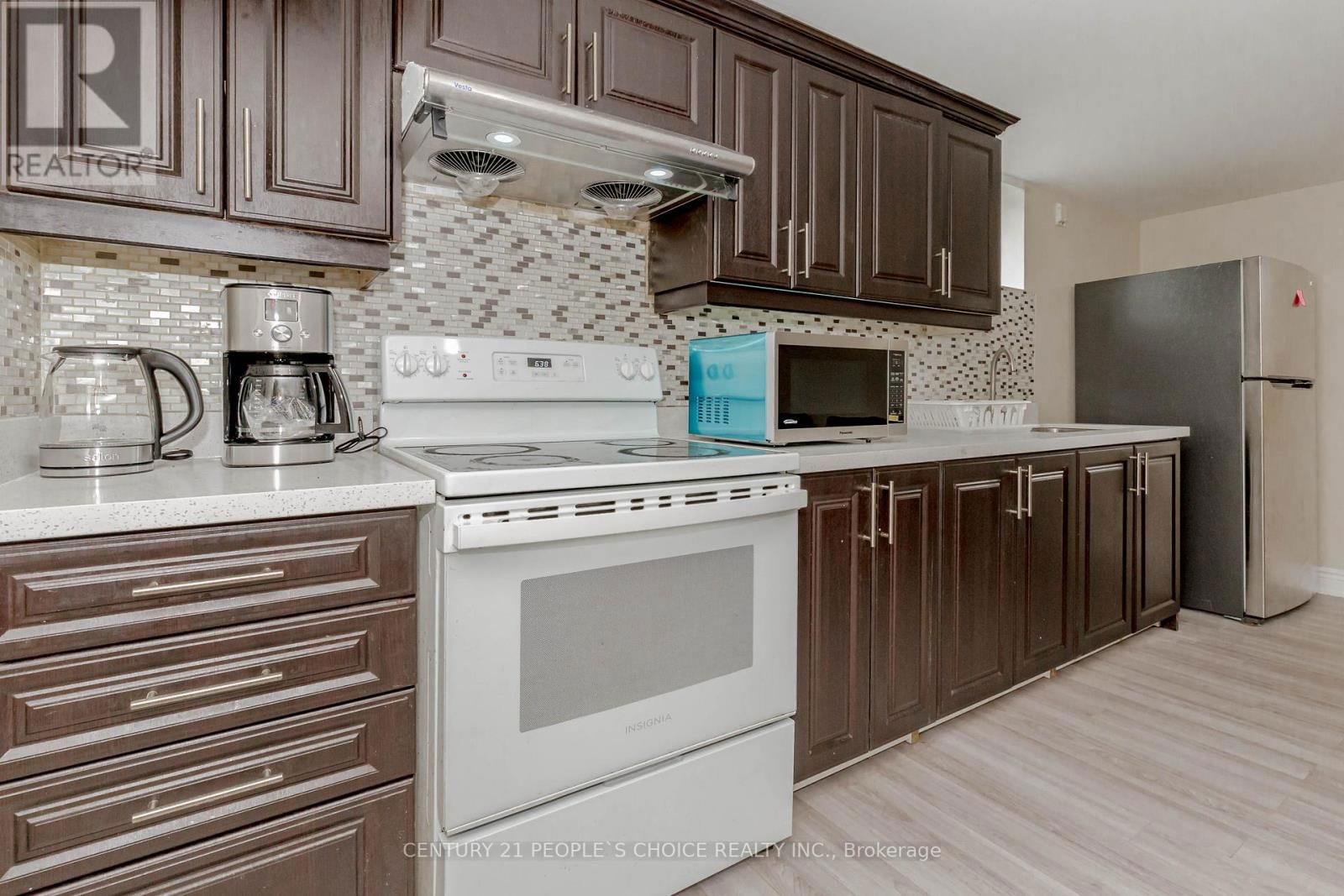 215 JEFFCOAT DRIVE Image 20