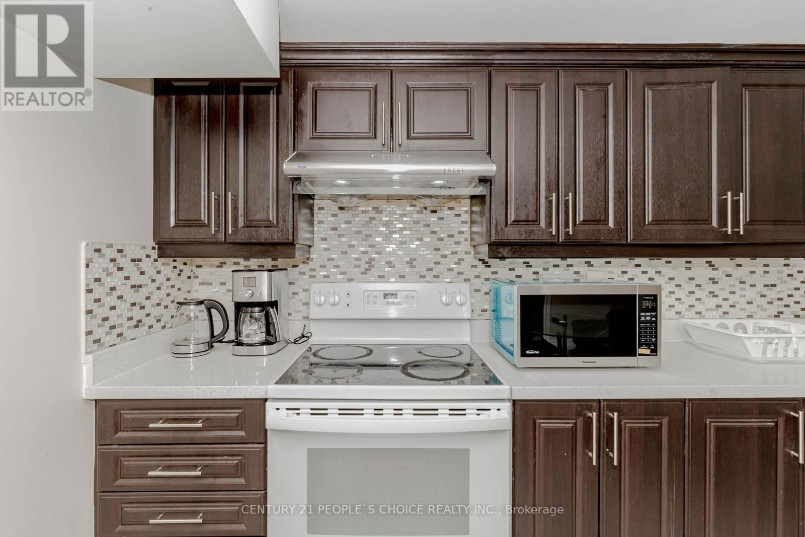 215 JEFFCOAT DRIVE Image 23
