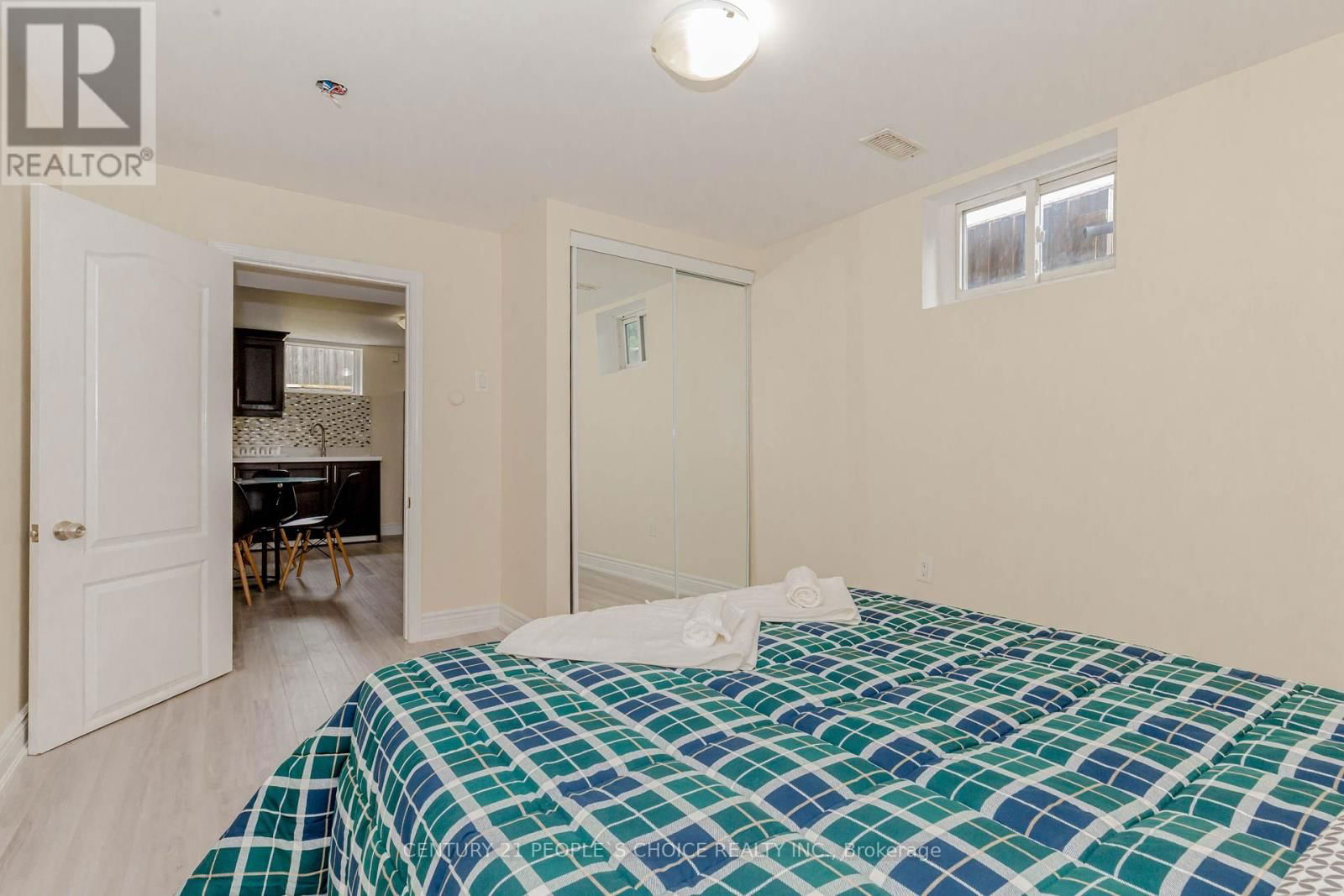 215 JEFFCOAT DRIVE Image 27