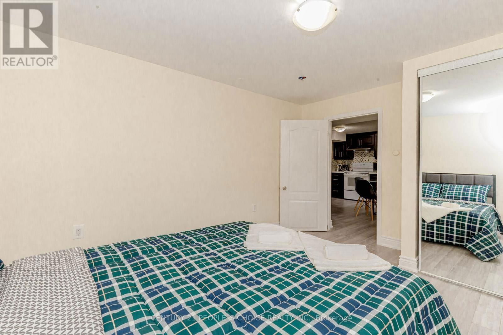 215 JEFFCOAT DRIVE Image 28