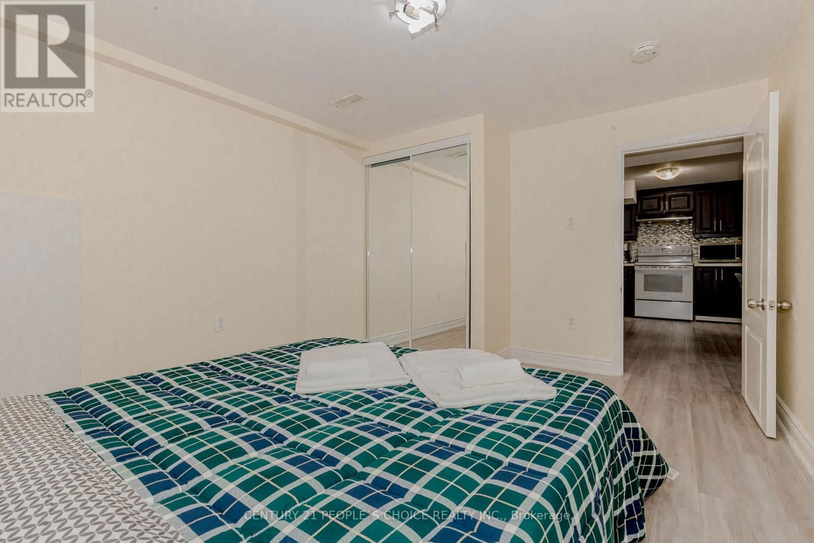 215 JEFFCOAT DRIVE Image 33
