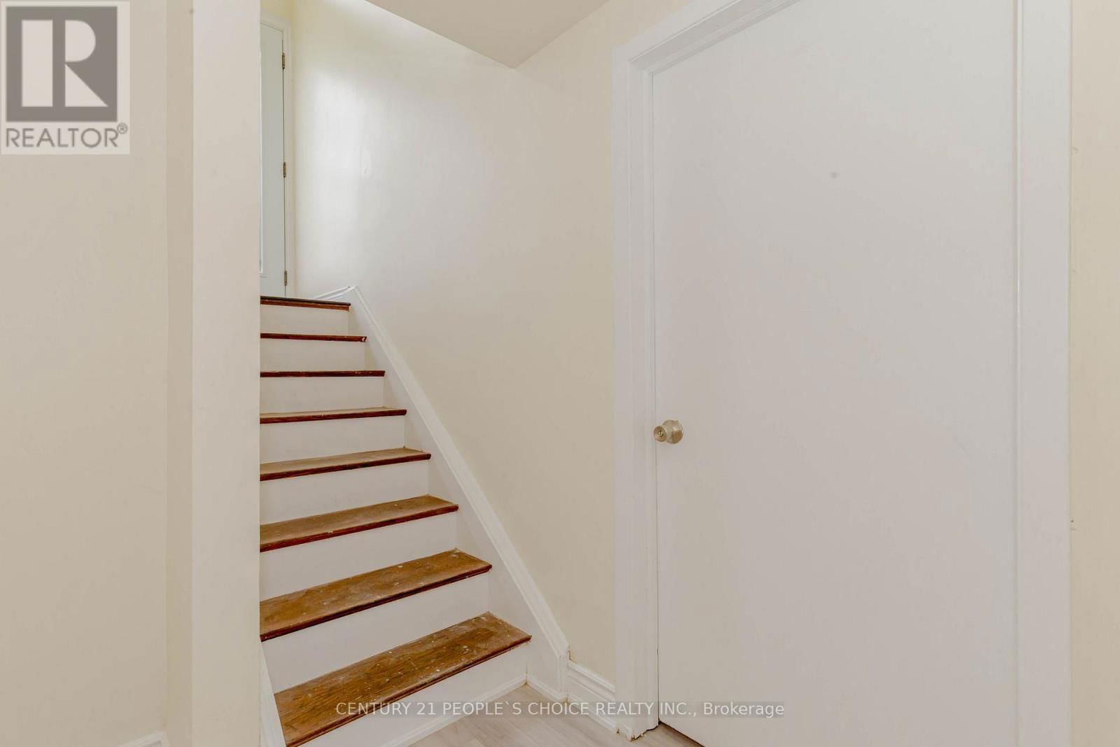 215 JEFFCOAT DRIVE Image 34