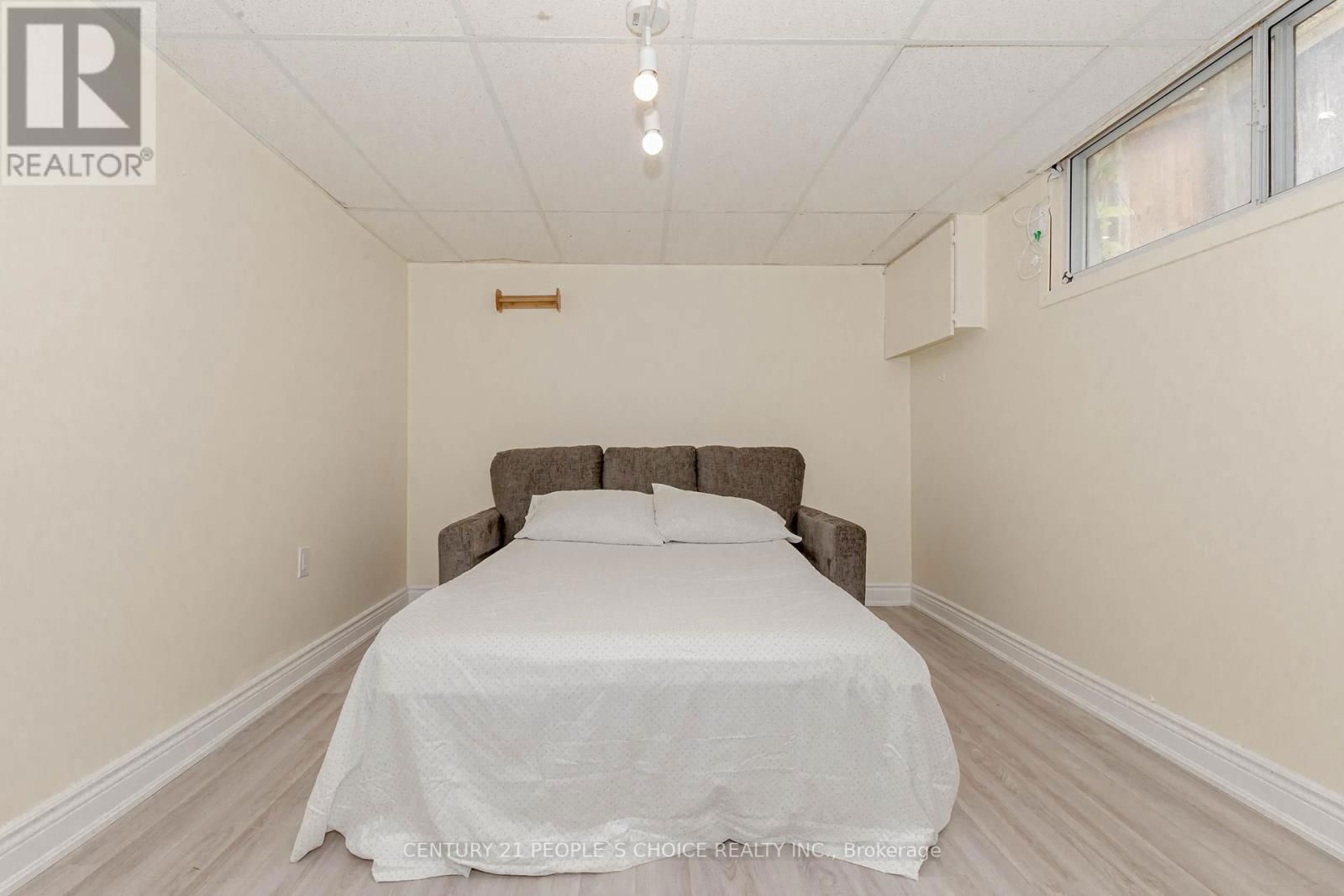 215 JEFFCOAT DRIVE Image 36
