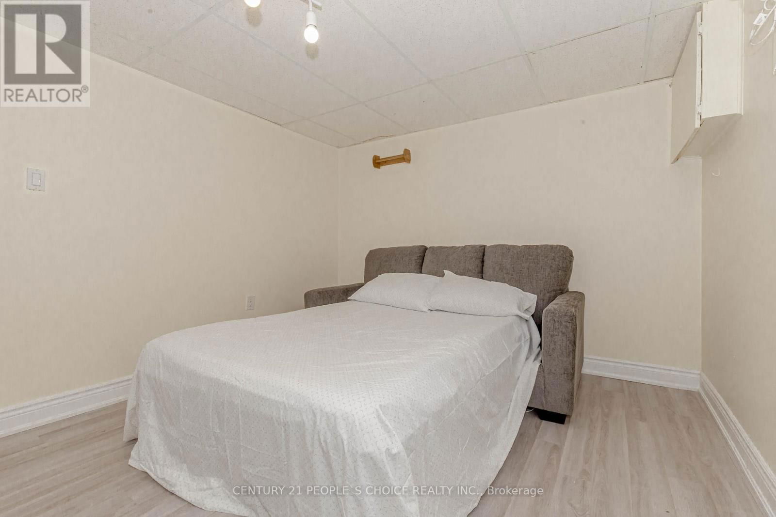 215 JEFFCOAT DRIVE Image 37