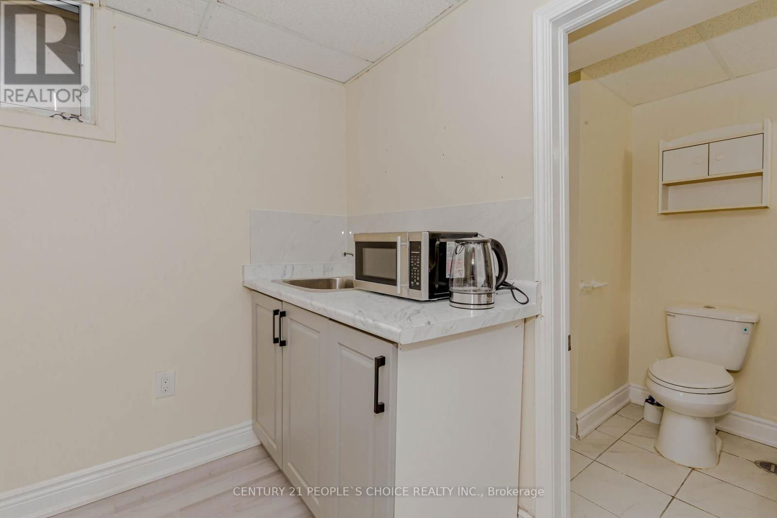 215 JEFFCOAT DRIVE Image 40